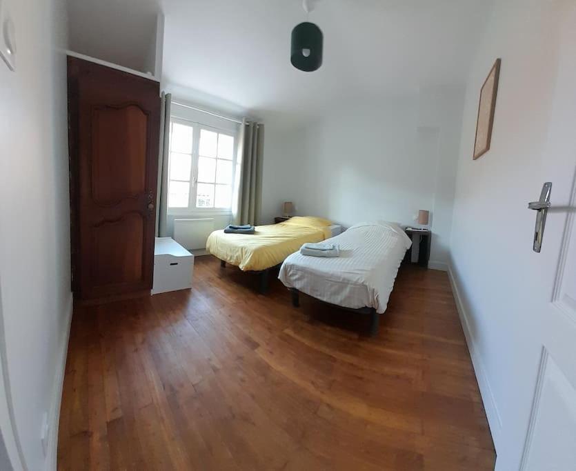 Maison De Campagne, Bulle De Verdure Montbron Extérieur photo